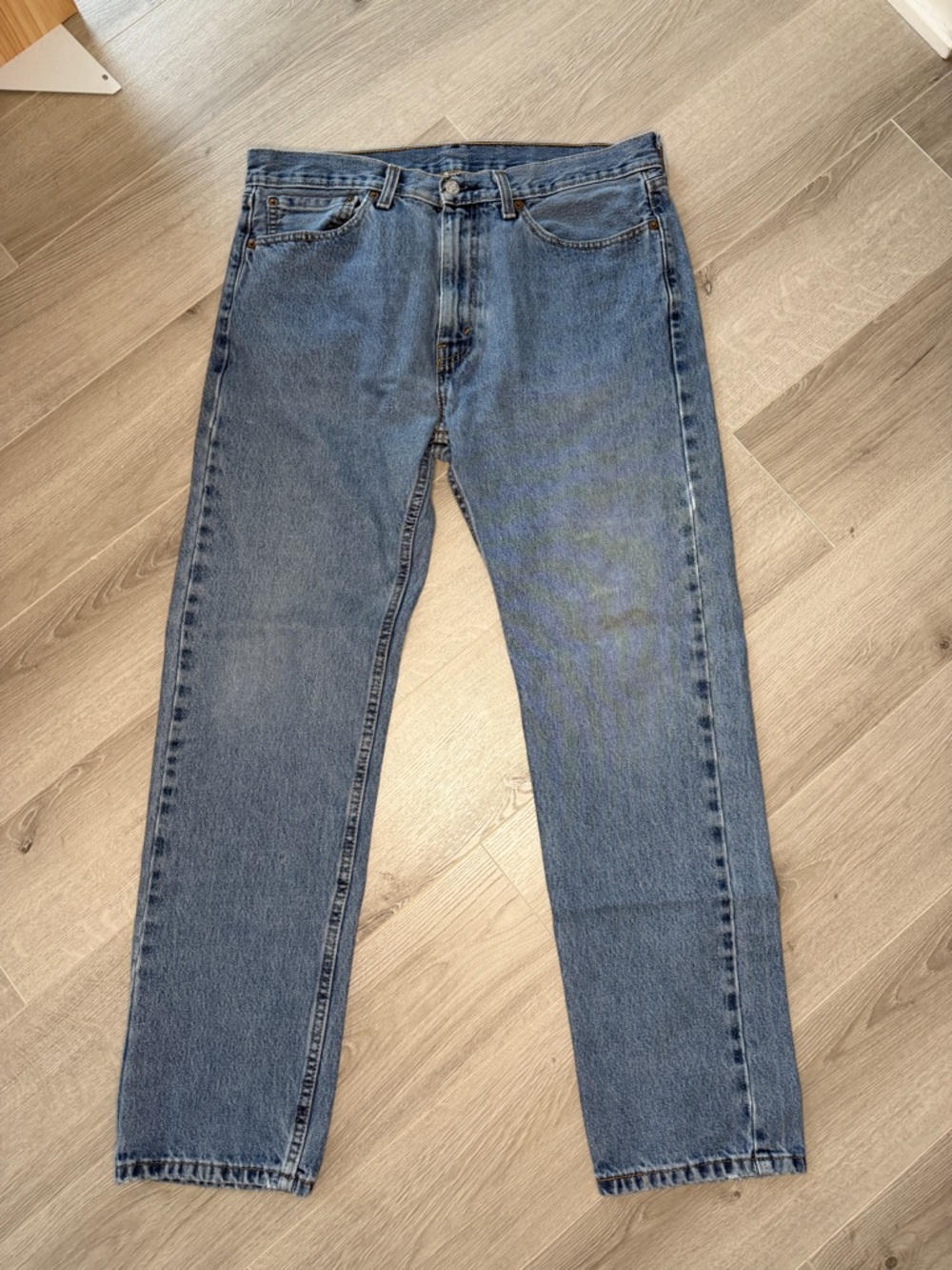 Levi's 505 Regular Fit Straight Leg Jeans Medium Wash Sz 35x32